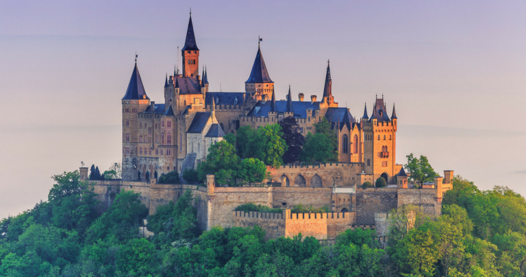 Топ-10 самых красивых замков Европы